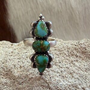 ❤️Sonoran Gold Turquoise 3 Stone Navajo Style Adjustable 6 to 7.5 Ring Matte 925